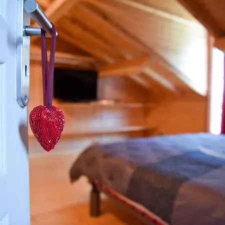 Hébergement de vacances Jacuzzi Sauna Piscine Joux
