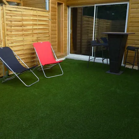 Hébergement de vacances Jacuzzi Sauna Piscine *