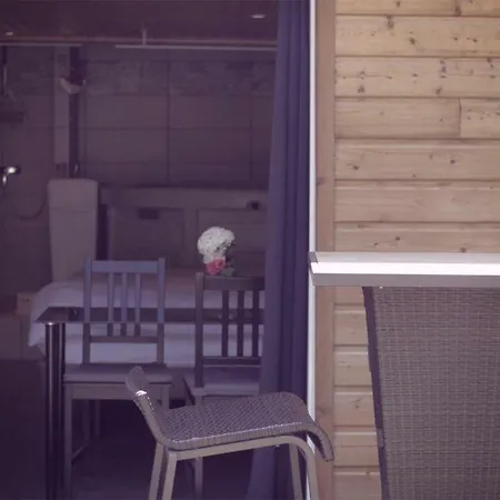 Hébergement de vacances Jacuzzi Sauna Piscine *
